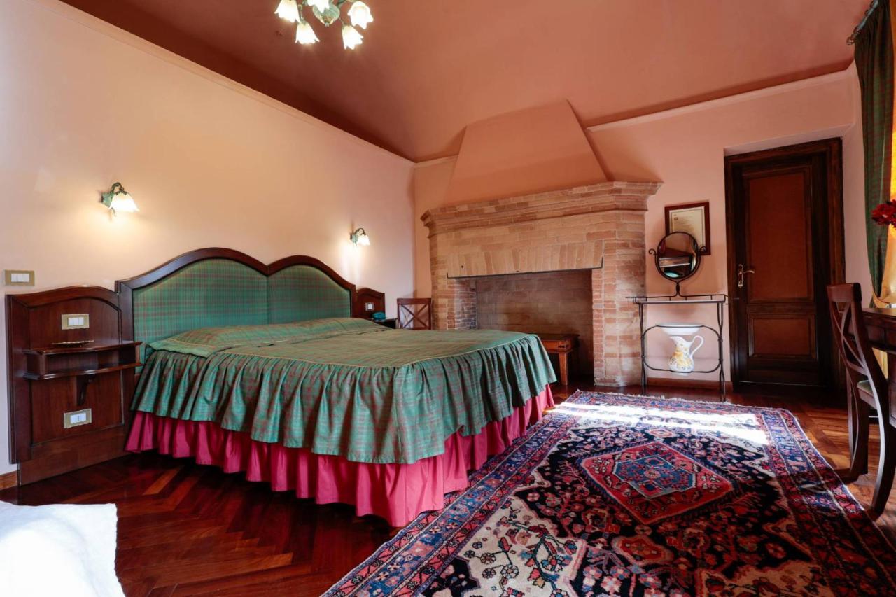 Hotel Corte Dei Tini Терамо Екстериор снимка