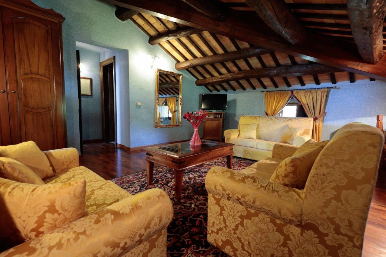 Hotel Corte Dei Tini Терамо Екстериор снимка