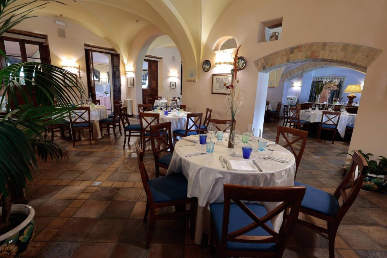 Hotel Corte Dei Tini Терамо Екстериор снимка