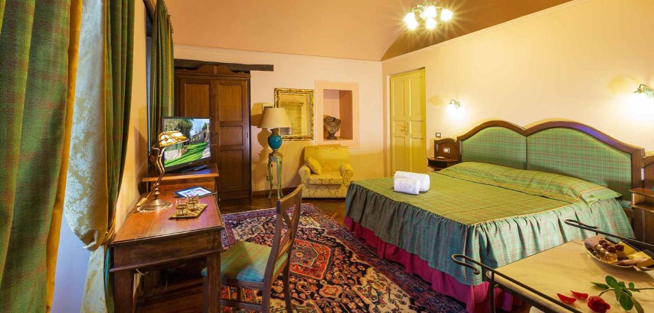 Hotel Corte Dei Tini Терамо Екстериор снимка