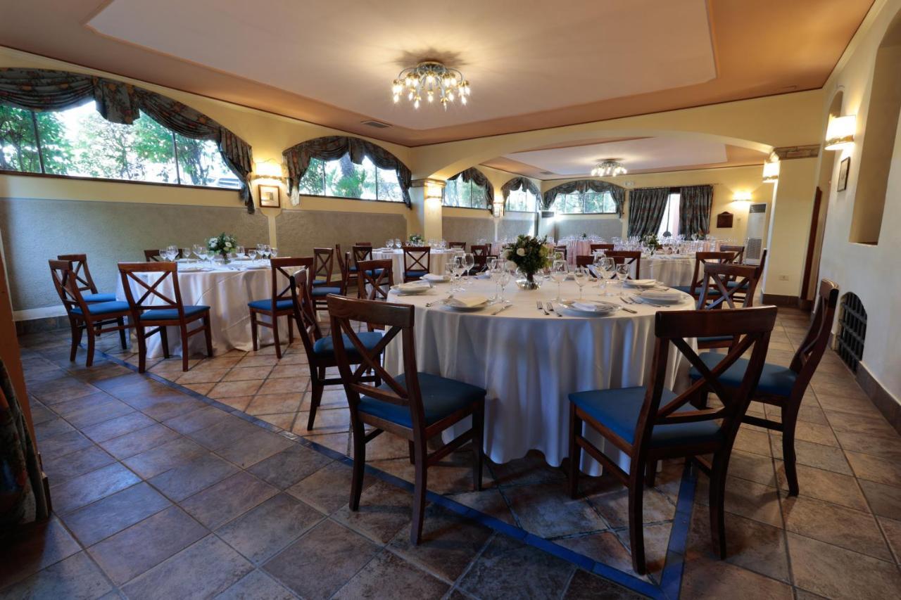 Hotel Corte Dei Tini Терамо Екстериор снимка